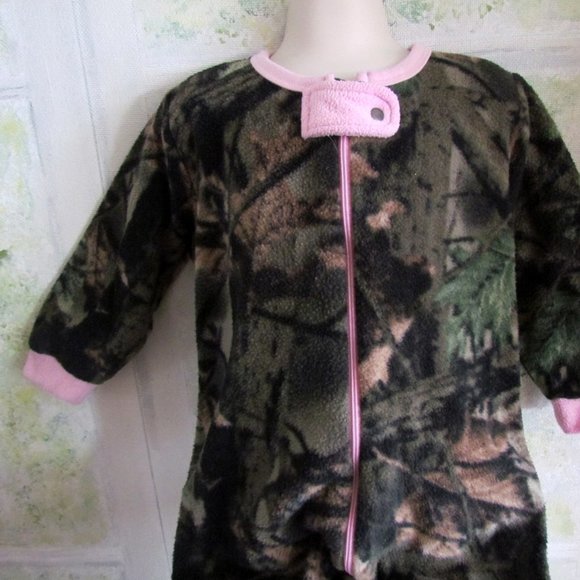LITTLE GIRL'S S CAMO & PINK FOOTED FLEECE BLANKET SLEEPER, TRAIL CREST 1-PIECE - Picture 3 of 8